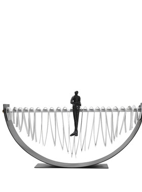 热销现代简约创意样板间软装饰品艺术玄关柜轻奢金属树脂抽象人物