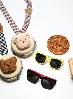 新款潮流儿童便携挂脖带盒套装可折叠太阳眼镜男女童防晒遮阳墨镜