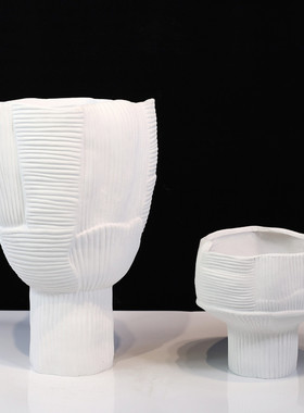 2021插现代简约轻奢花瓶客厅花艺新款器售楼处样板间软装树脂花器