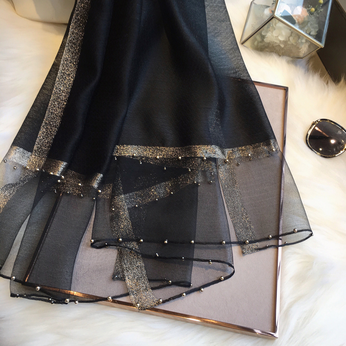 真丝围巾女韩版经典百搭黑色桑蚕丝披肩金边钉珠披肩丝巾纱巾春秋,淘宝优惠券,粉丝福利购,淘宝优惠卷