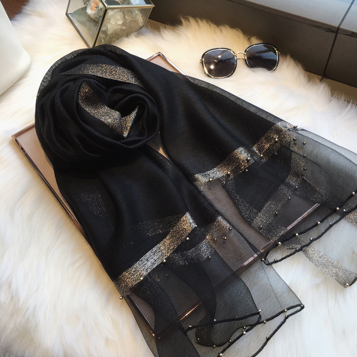 真丝围巾女韩版经典百搭黑色桑蚕丝披肩金边钉珠披肩丝巾纱巾春秋,淘宝优惠券,粉丝福利购,淘宝优惠卷