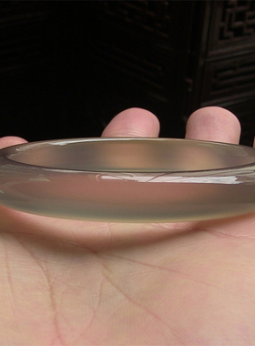 天然巴西玛瑙手镯/秀细加厚款/原色无忧化/香槟色强荧光玉髓2152