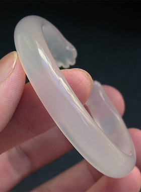 天然巴西玛瑙手镯/秀细加厚款/白月光玉髓/纯手工巧雕猫爪2296