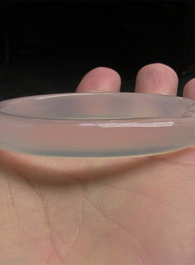 天然巴西玛瑙手镯/秀细加厚款/巧雕猫爪/白月光/强荧光玉髓2219