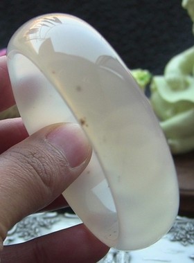 天然巴西无烧白玉髓俏色玛瑙手镯