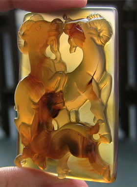 巴西玛瑙三阳开泰俏色玉髓吊坠