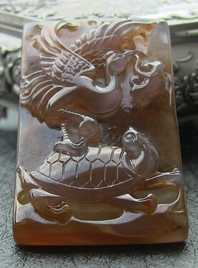 天然巴西玛瑙松鹤延年玉髓吊坠