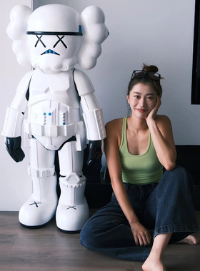 网红星球大战白兵kaws玻璃钢雕塑潮玩店门口电影院ktv装饰大摆件