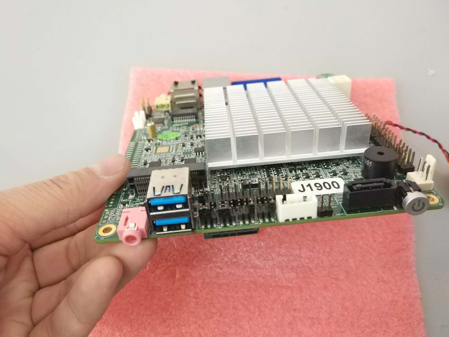 豆希工控J1900迷你NANO9F工控主板LVDS/COM/12*12无风扇替N29-19