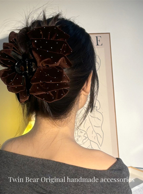 鲨鱼夹绒面美拉德水钻点缀