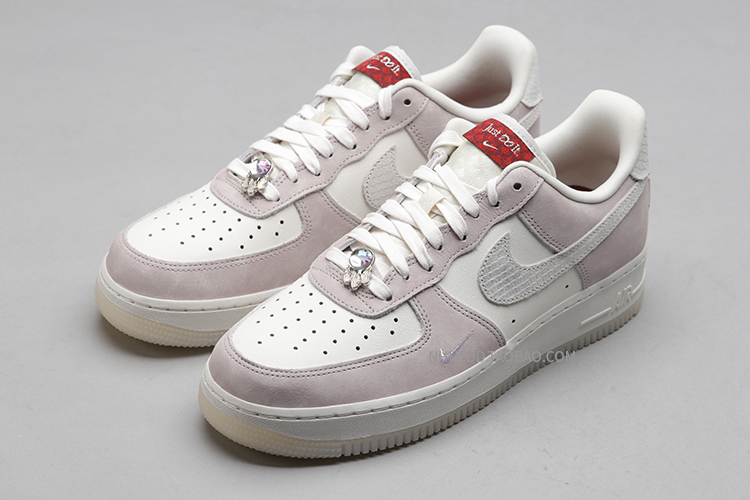 牛哄哄Nike Air Force 1 Low Year of the Dragon 板鞋FZ5066-111 - 图0