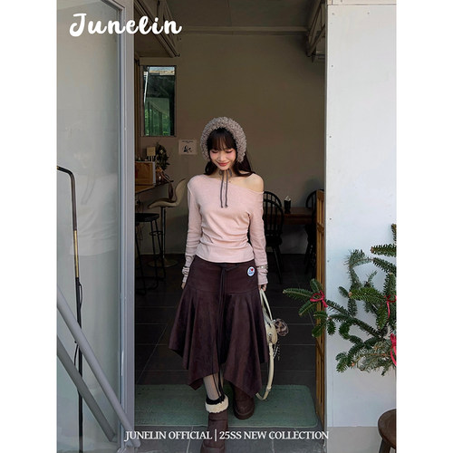 六月林 韩国博主同款温柔甜美风减龄少女显瘦斜肩针织上衣女修身 - 图0