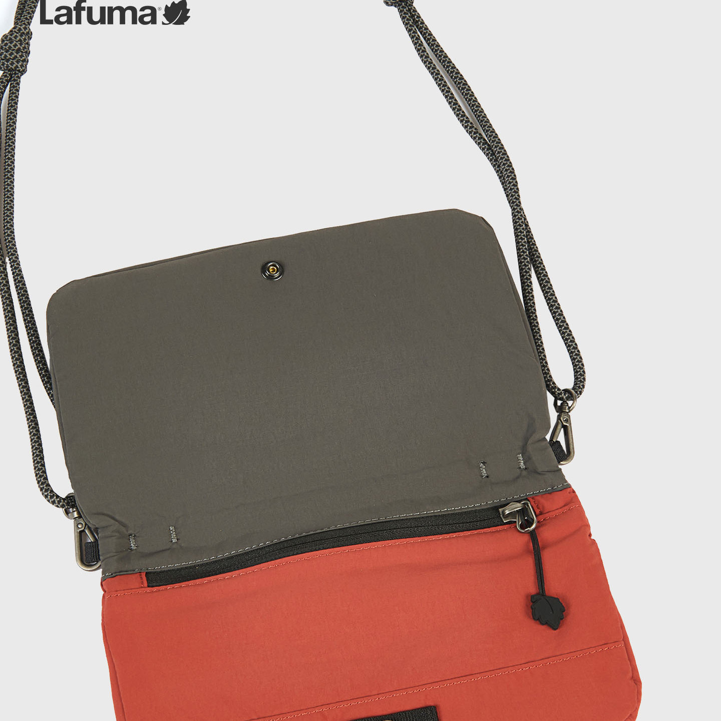 Le Feiye lightweight double-sided contrasting cross-body bag