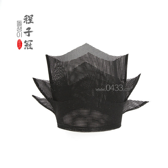 South Korea imported one-year-old boy's ancient Dongbo Crown Cheng Ziguan photo studio exclusive P10325