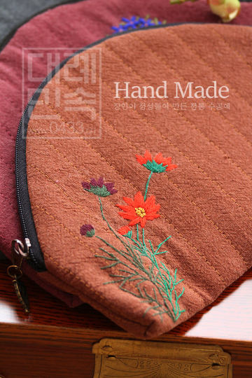 朝鲜棉麻手绣半圆拉锁化妆包民族纪念品韩国民俗手工艺礼品P03079