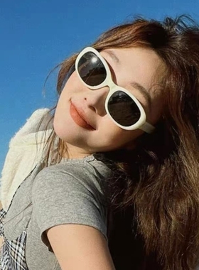 墨镜女款椭圆白色高级感海边旅行