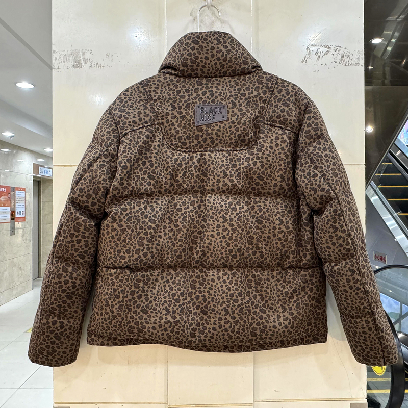 紫悦风情YY9507 欧货冬装2025大口袋立领加厚麂皮绒豹纹短羽绒服 - 图2