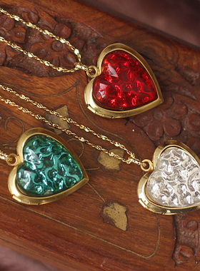 西德老琉璃爱心形香相片盒项链