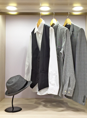 现代简约衣帽间男士衬衫摆设道具