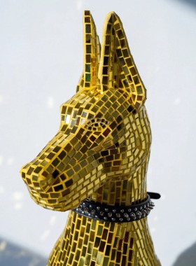 【本尼家】BJ168现代艺术玻璃钢金色镜片装饰杜宾犬落地摆件