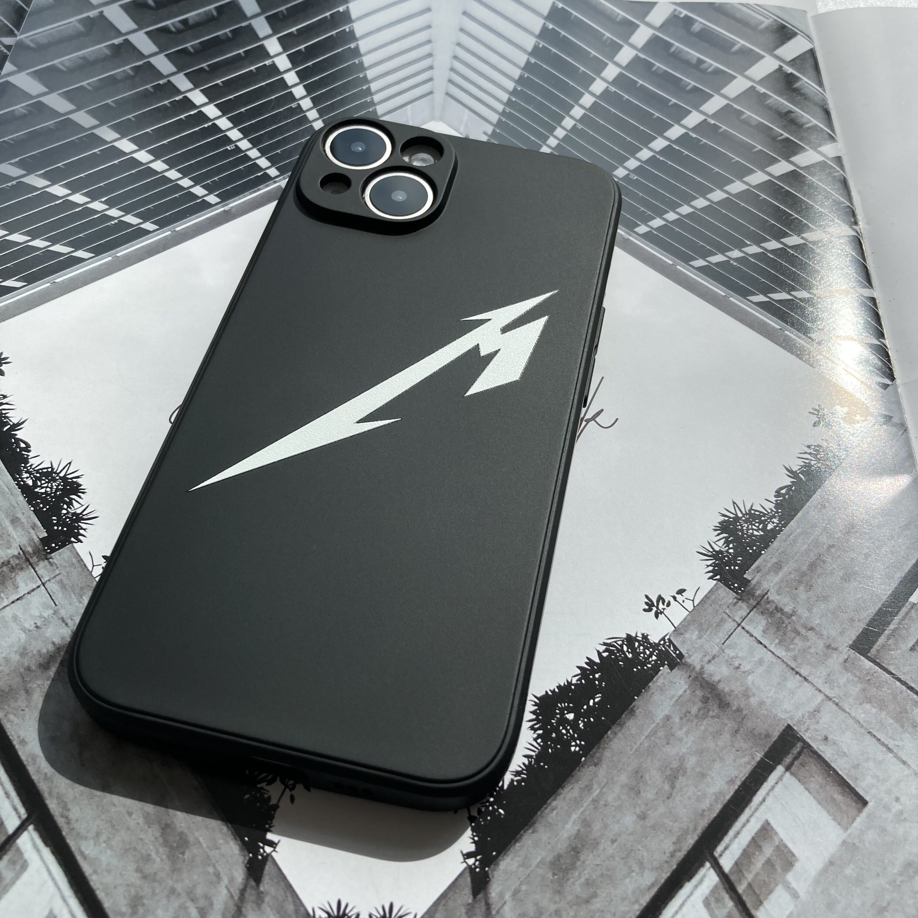 Metallica重金属摇滚乐队rock手机壳磨砂适用苹果15 iPhone14pro max华为p40米12oppo16vivo黑色液态硅胶软壳