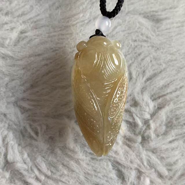 Myanmar A grade jade pendant yellow yellow jade cicada