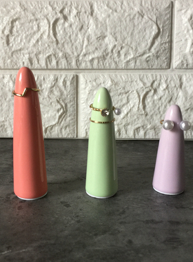 欧洲少女陶瓷金字塔道具