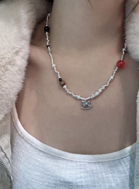 ZHAZHA韩国新款珍珠项链女轻奢小众设计感彩色小马吊坠珠子锁骨链