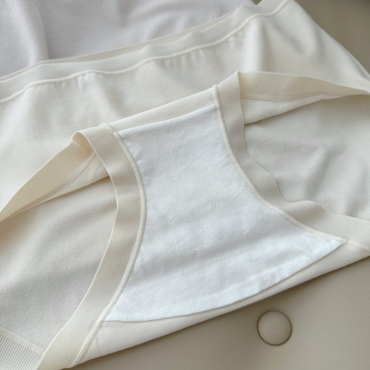 2024新款仿羊绒奶油磨毛保暖秋冬舒适纯棉档中腰包臀女士内衣内裤,淘宝优惠券,粉丝福利购,淘宝优惠卷