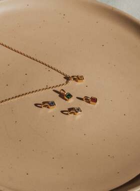 diy12生辰吊坠炉内石方形自由18k简约真金真空电镀钛钢吊坠几何