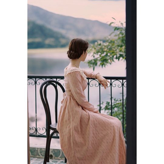 Tailor-made French vintage palace dress