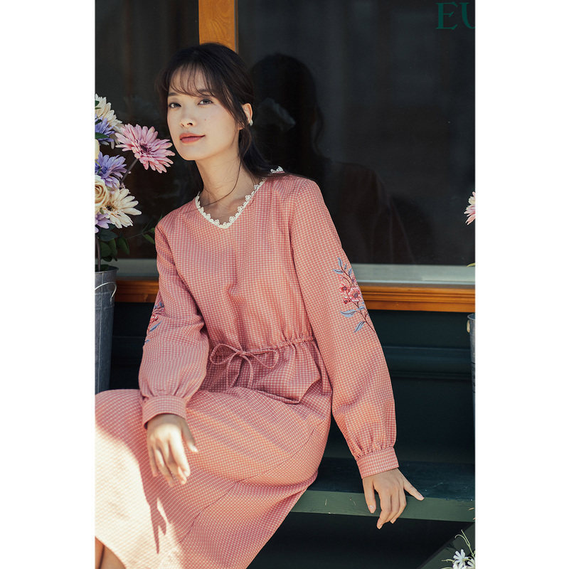 茵曼格子长袖法式过膝茶歇连衣裙 茵曼筱茵连衣裙