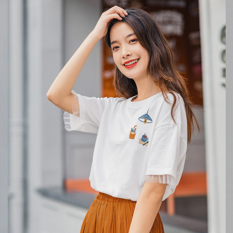  茵曼田田极客T恤