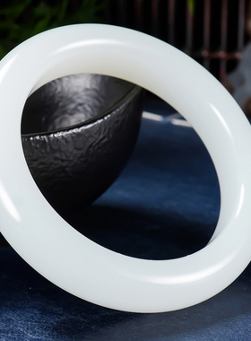 和田玉 糯白种羊脂白玉 玉镯子 手镯74.克内径56mm