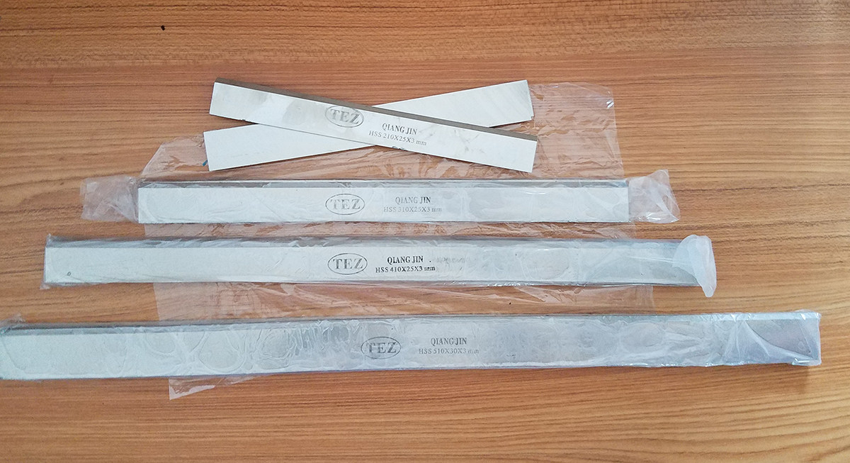 强劲木工机械刨刀w6高速钢锋钢木工双面四面刨压刨平刨刀片30x3