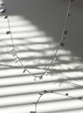 GGW 亮片小方块琴键钛钢项链几何长方形锁骨链精致轻奢颈饰短链