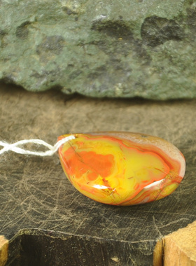 精品天然北票战国红红缟玛瑙项坠