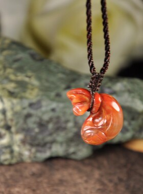 北票北票战国红钱袋雕件毛衣链