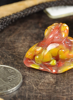 鸡油黄精品貔貅北票战国缟红吊坠