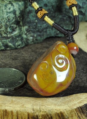 俏色睡美人雕件北票玛瑙吊坠