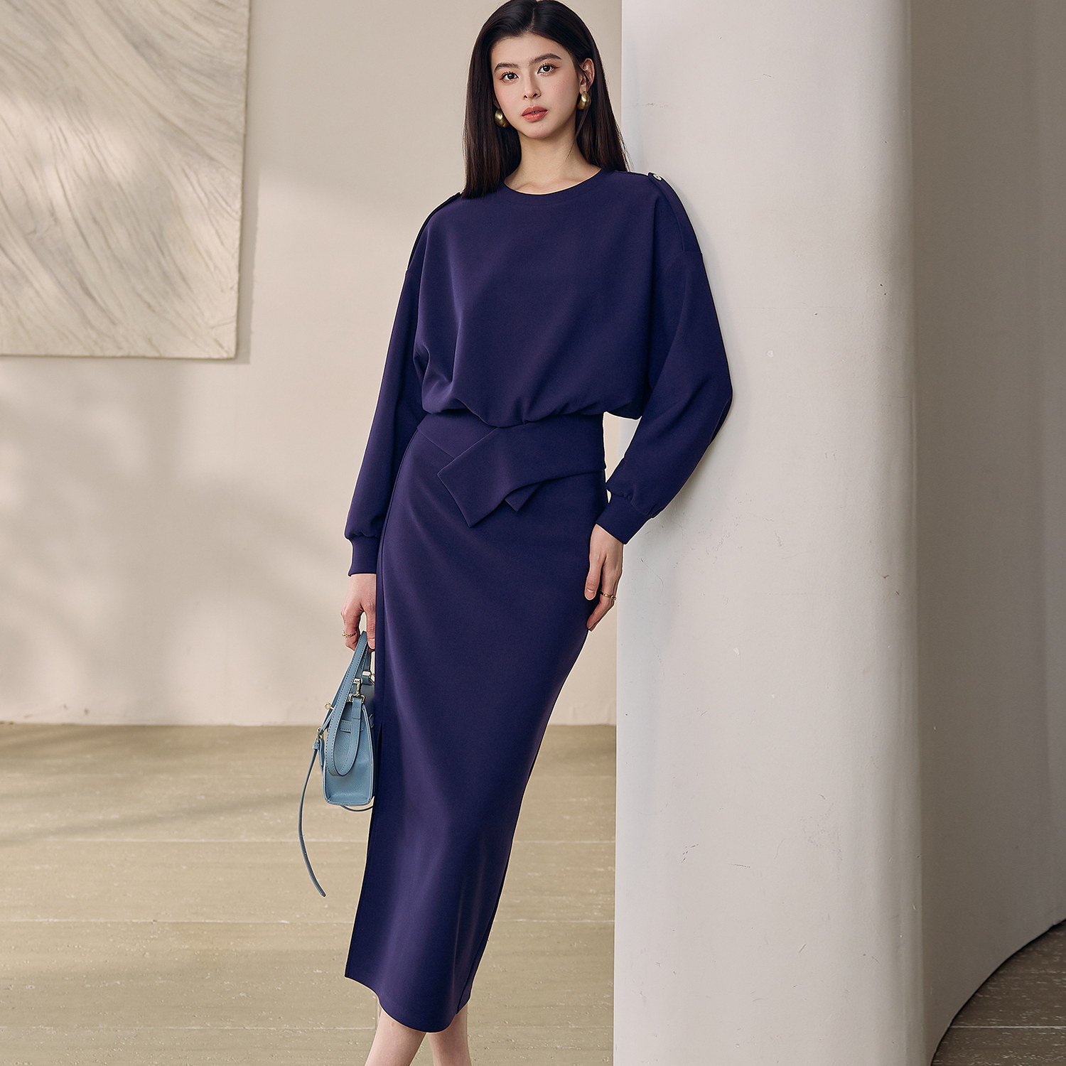 罗衣日常休闲收腰肩扣针织套装女春季深蓝上衣半身裙两件套13334,淘宝优惠券,粉丝福利购,淘宝优惠卷