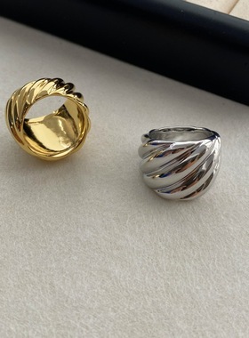 秋冬宽版竖条纹戒指女欧美小众设计高级感金属螺纹肌理层次戒指