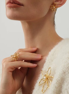 法式气质花朵珍珠耳钉小众设计肌理感耳环轻奢开口戒指耳饰