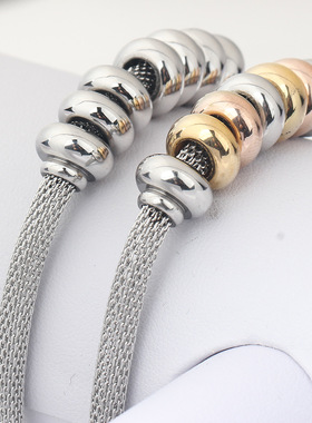 时尚风穿珠子钛钢手环
