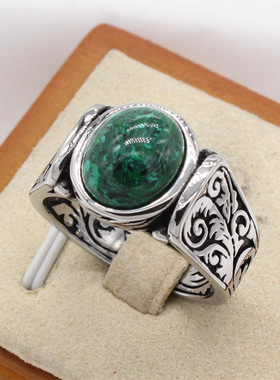 时尚钛钢男款戒指 欧美个性复古花纹绿宝石钛钢戒指指环