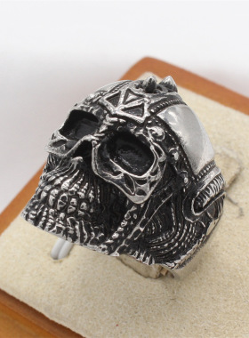 时尚钛钢男款戒指 欧美个性复古铸造头盔骷髅头钛钢戒指指环
