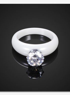 时尚钛钢戒指 六爪皇冠镶钻黑白陶瓷戒指 8mm钻情侣钛钢戒指指环