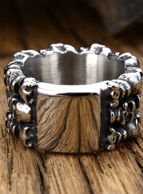 朋克风三层骷髅钛钢戒指