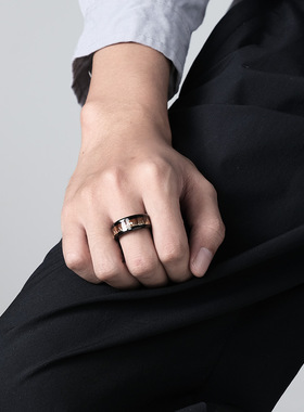 时尚钛钢戒指 森林麋鹿群木质木纹镶嵌野鹿家庭钛钢戒指指环