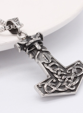 时尚钛钢项链 北欧维京海盗男士盾牌钛钢吊坠钛钢项链